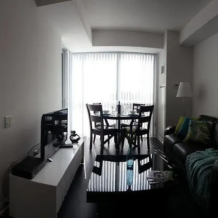 Kashaneh Guest House - Yonge Street